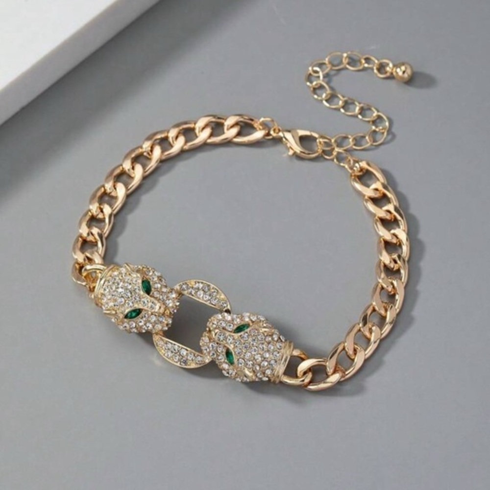 NEW IN STOCK GOLD STATEMEANT BRACLET